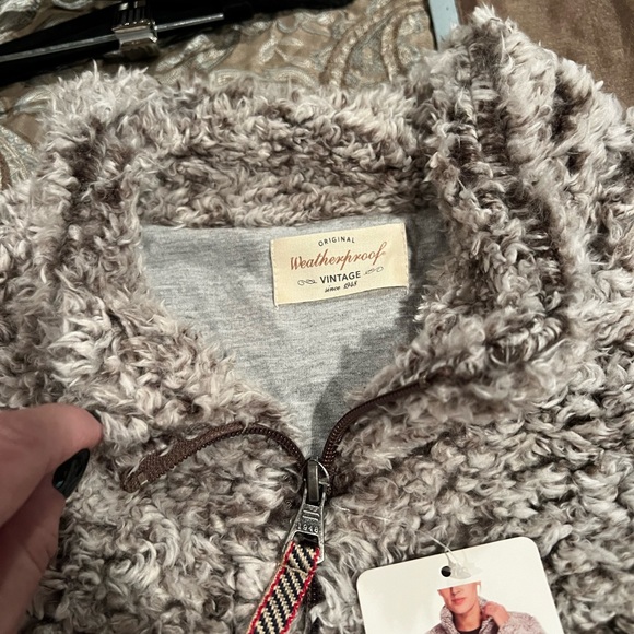 NWT, oversized, fuzzy, comfy sweatshirt. Lined with cotton - Picture 4 of 4